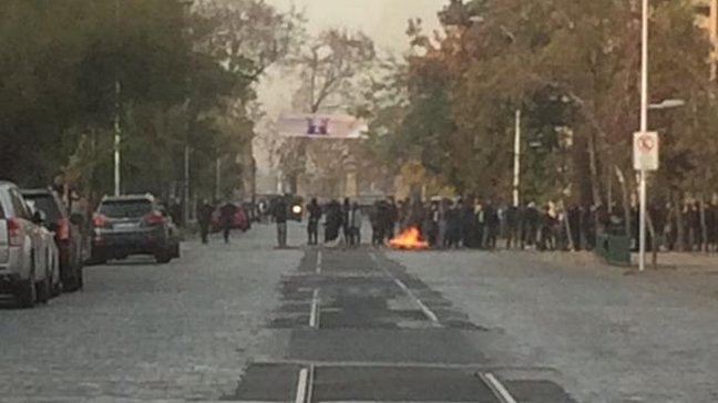 Encapuchados levantaron barricadas en las afueras del Liceo Darío Salas