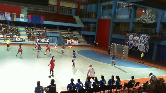 Chile logró su primera victoria en Panamericano femenino de balonmano