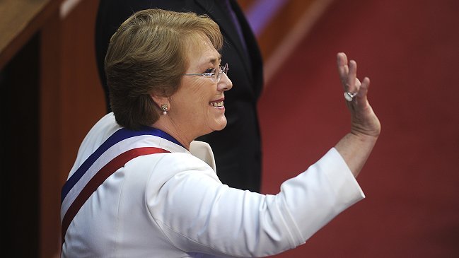 Cadem: Discurso del 21 de mayo fue bien evaluado y mejoró la aprobación de Bachelet