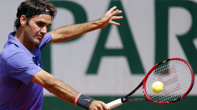 Roger Federer superó su segundo escollo en Roland Garros