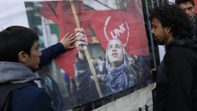 BBC: Rodrigo Avilés, el estudiante por el que miles se movilizan en Chile