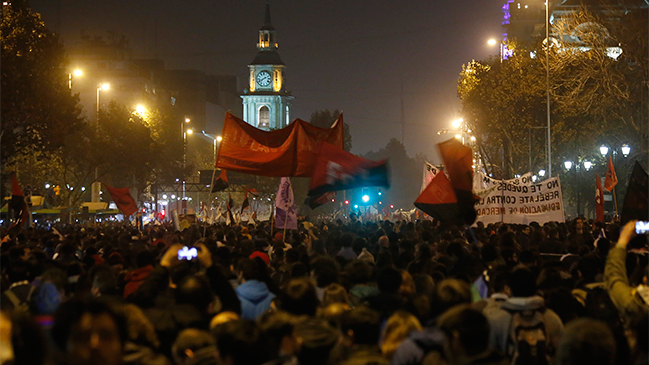 Intendencia anunció querellas y pidió a estudiantes reevaluar horario de marchas