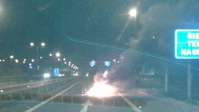 Protesta terminó con ataque incendiario a caseta de peaje en Ruta 68