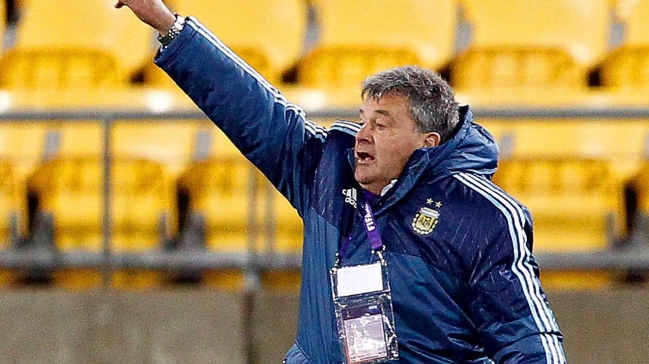 Hijo de Grondona pide dejar 