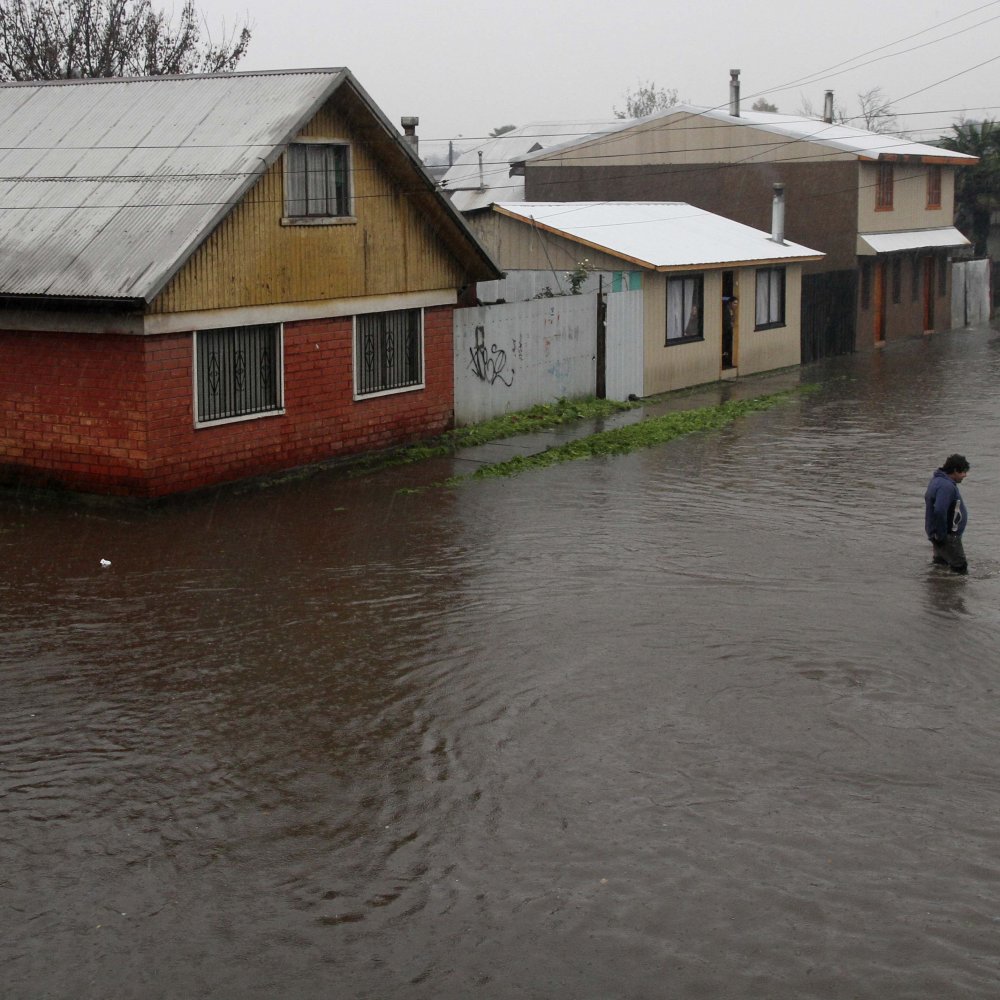 Meteorología: Fuertes precipitaciones seguirán afectando a la zona sur del país