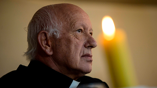 Cardenal Ezzati pidió respeto por Carabineros