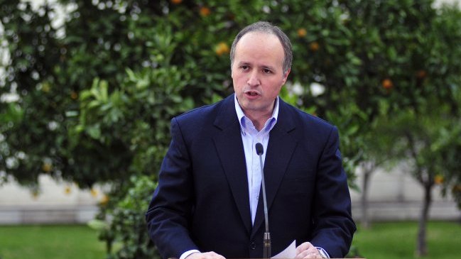 Jorge Insunza: Hay muchos parlamentarios que no viven sólo de su dieta