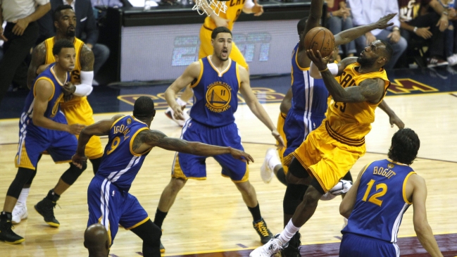 Cleveland Cavaliers venció a Golden State Warriors y tomó ventaja en la final de la NBA