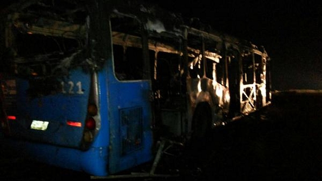 Incendian segundo bus del Transantiago en el marco de huelga de conductores de Express