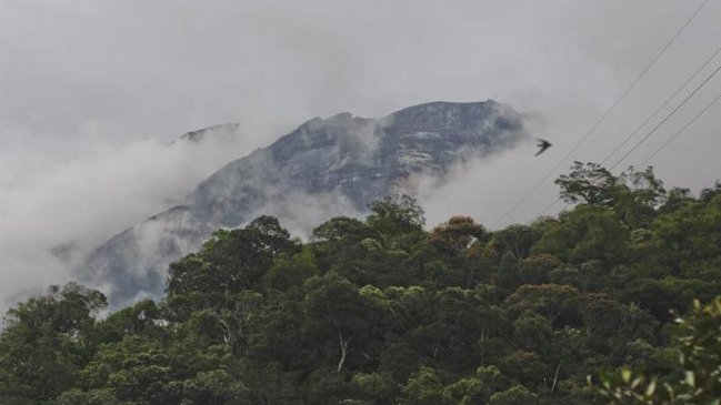 Acusan a turistas que se fotografiaron desnudos de causar terremoto en Malasia