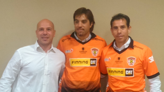 César Vigevani fue presentado como técnico de Cobreloa