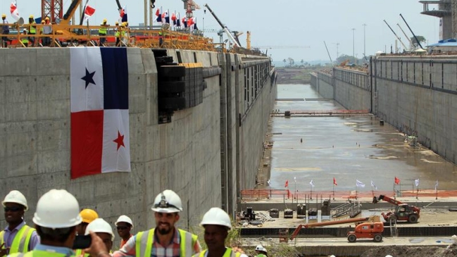 Canal de Panamá ampliado operará a partir de abril de 2016