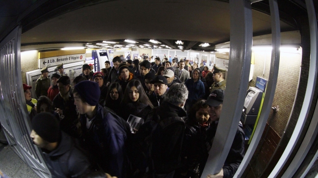 Gobierno se querellará por Ley de Seguridad del Estado tras protesta en el Metro