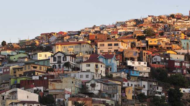 Valparaíso: Vecinos del campamento El Vergel firmaron acuerdo para terminar ocupación