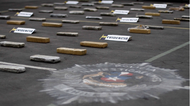 Prisión preventiva para tres detenidos por ingresar cocaína al país aparentando ser hinchas