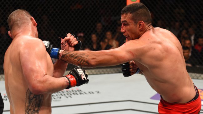 Fabricio Werdum se transformó en el campeón indiscutido de peso completo de UFC