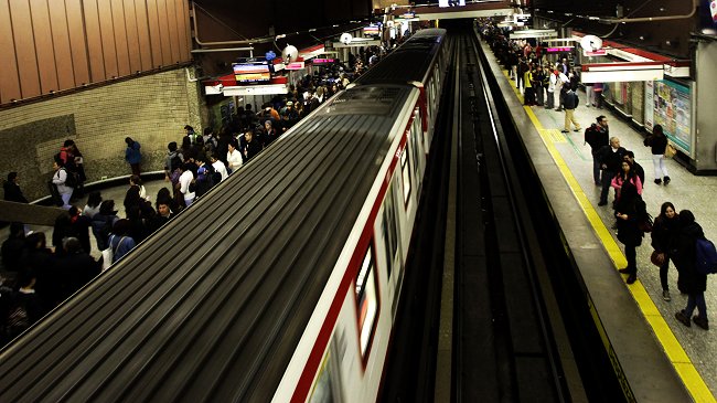 Dos jóvenes fueron detenidos por realizar rayados en el Metro