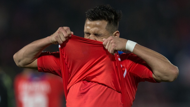 Alexis Sánchez presentó molestias físicas en la segunda práctica de la selección chilena