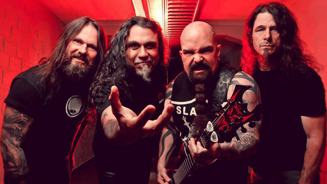 Guitarrista de Slayer utiliza polera con la frase 