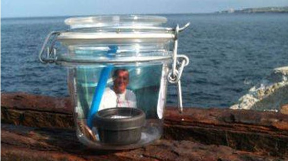 Hija lanzó cenizas de su padre al mar y aparecieron a 1.600 kilómetros de distancia