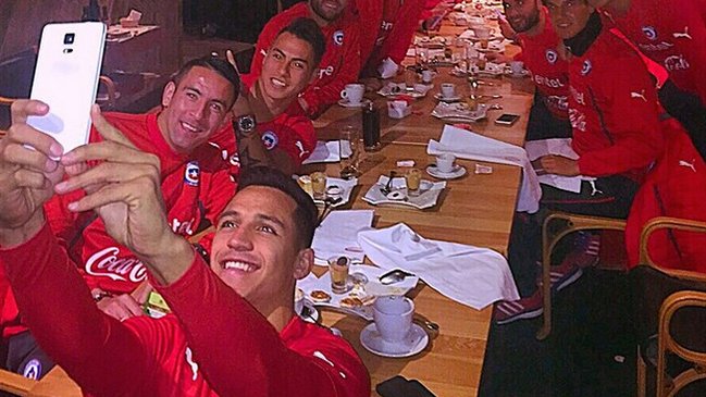 La selección chilena cenó fuera de 