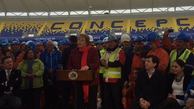Presidenta Michelle Bachelet le dio el vamos al Estadio 