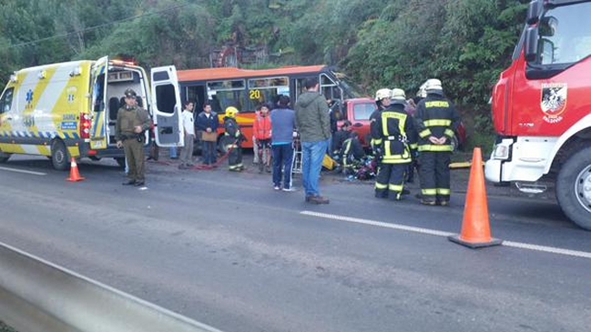 Accidente de tránsito en ruta que une Niebla con Valdivia dejó un muerto