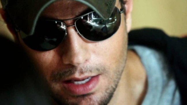 Enrique Iglesias enfrenta cargos por conducir en Miami con carnet suspendido