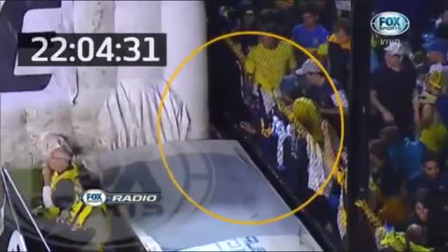 Boca Juniors expulsó a los barristas que tiraron gas pimienta