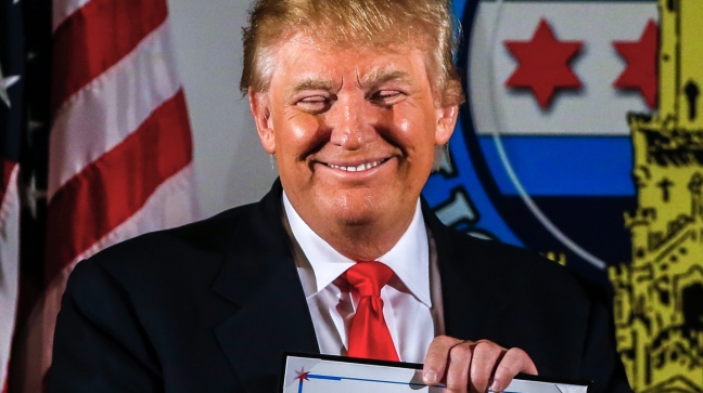 Donald Trump demandó a la cadena Univisión por rompimiento de contrato