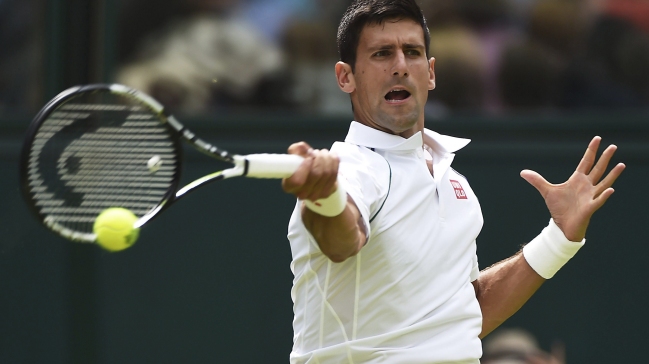 Novak Djokovic mantuvo su tranco ganador en el césped de Wimbledon