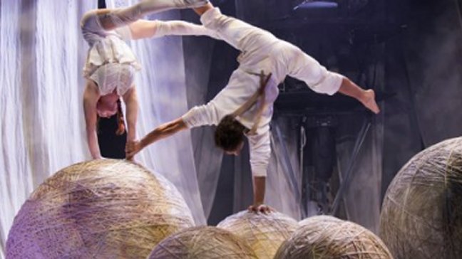 Cirkus Cirkör hace su debut en Chile con aplaudido espectáculo