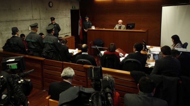 Prisión preventiva para cinco jóvenes por ataque a cuartel de PDI