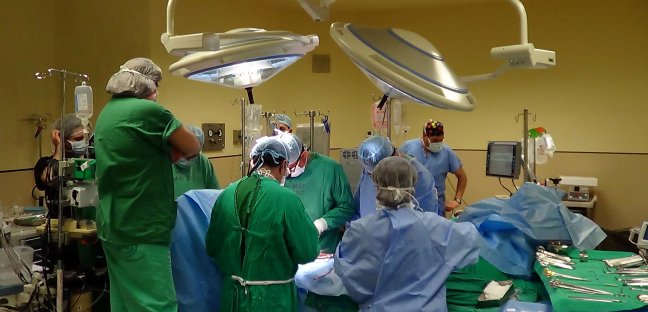 Médico extirpó el ojo erróneo a bebé con cáncer en México