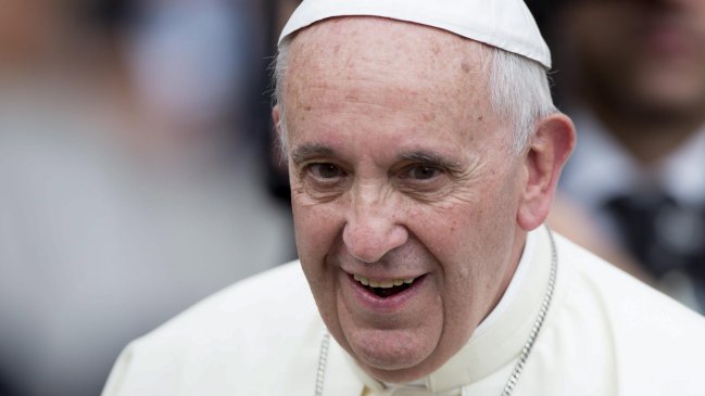 Papa Francisco llegó a Ecuador para empezar su gira latinoamericana