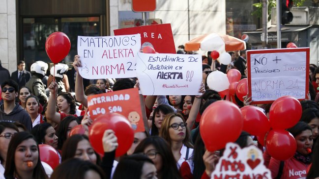 Matronas: Contraloría cometió un acto ilegal al sobrepasar potestad del Minsal