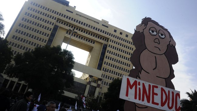 Comisión de Educación postergó votación del proyecto de Carrera Docente