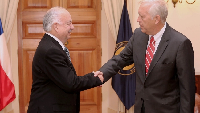 Aborto: PC pide a Burgos no confundir opiniones personales con las del Gobierno