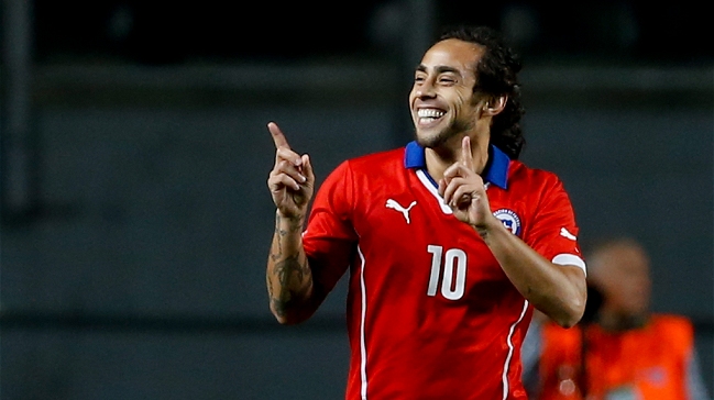 Club chino ofreció 10 millones de dólares a Valdivia para jugar hasta 2017