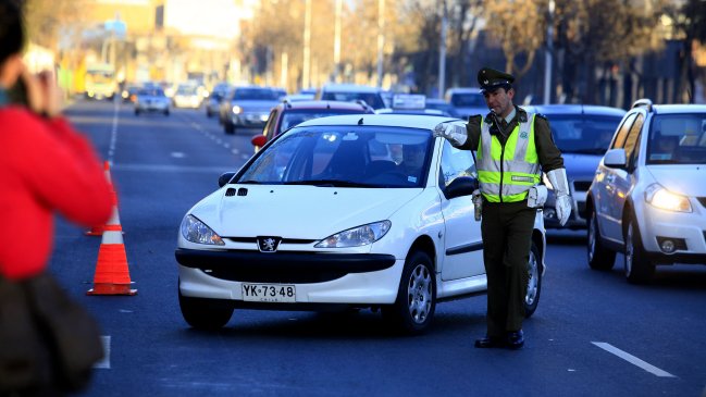 Diputado RN propone rebajar permisos de circulación si hay restricción permanente
