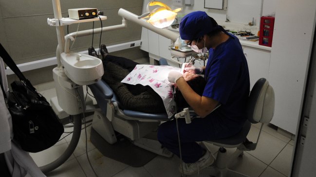 El extraño caso del hombre al que le sacaron un diente y lo dejaron sin memoria