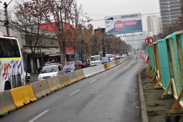 Obras en Vicuña Mackenna generan congestión durante primer día hábil