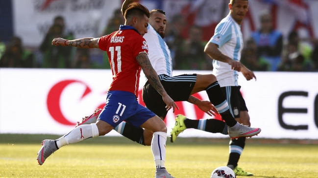 Director de Napoli: Vargas tiene ofertas desde España e Inglaterra