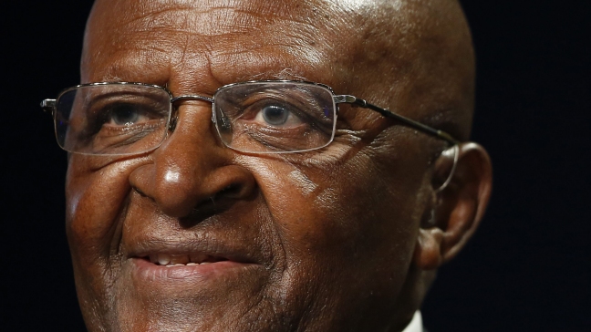 Nobel de la Paz Desmond Tutu fue hospitalizado