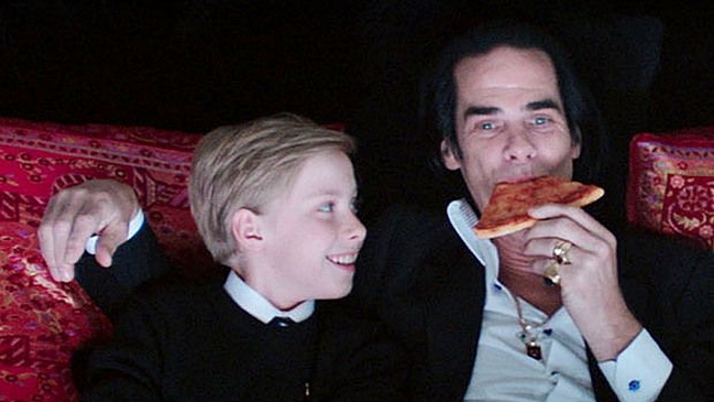 Hijo de Nick Cave murió al caer por un acantilado