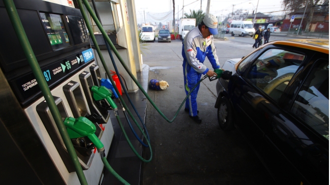 Bencinas subirán por octava semana consecutiva