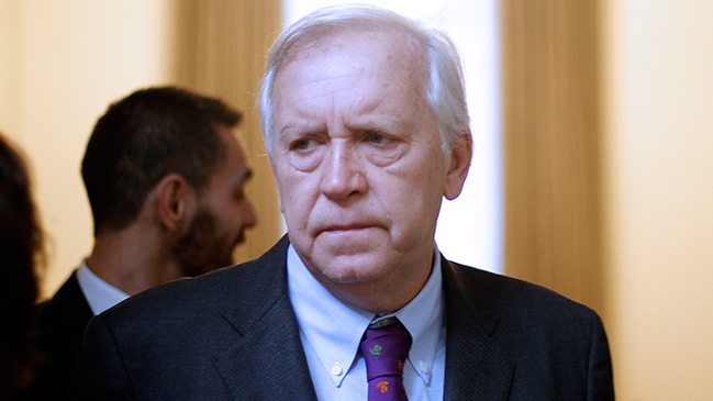 Ministro Burgos asumió responsabilidad por nombramiento de intendente