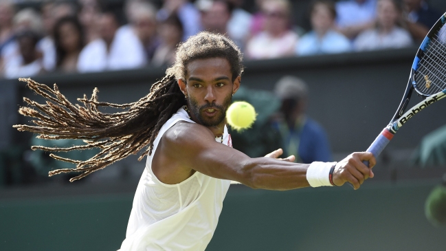 Dustin Brown eliminó a Sam Querrey en el pasto de Newport