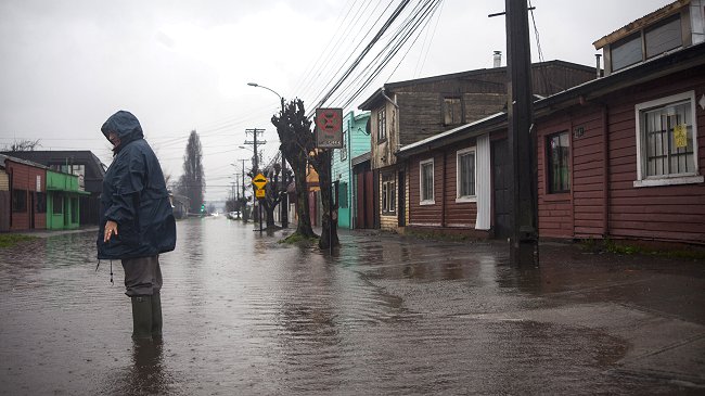 Suben a 15 los damnificados por sistema frontal en el sur