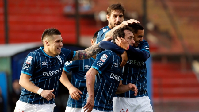 U. Católica superó en la agonía a Magallanes y mantuvo sus opciones en Copa Chile